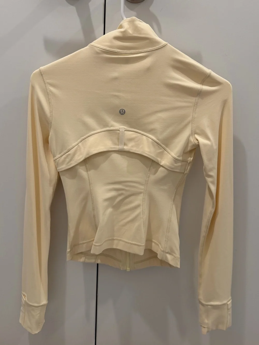 lululemon Define Cropped Jacket Buttercream Size 2 NWOT - Picture 2 of 3
